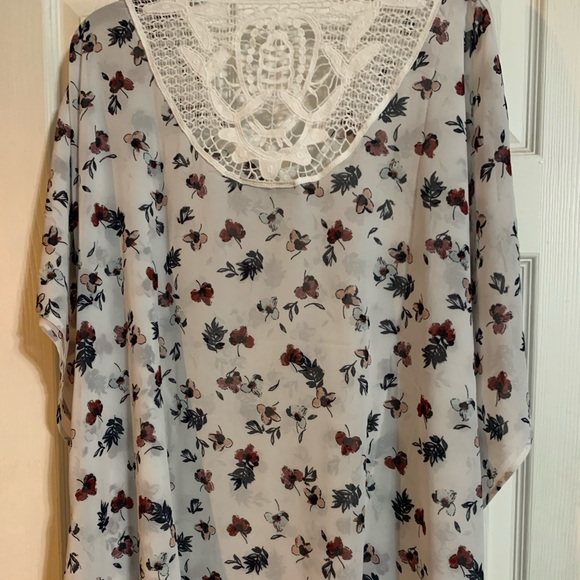 NWT Lane Bryant Women’s Top - Picture 2 of 4